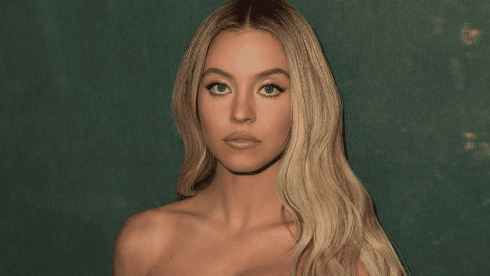 Sydney Sweeney’s Bathwater Soap Sells Out in Seconds — Now Reselling for Thousands!